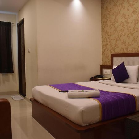 Hotel Ur Comforts Jayanagar バンガロール エクステリア 写真