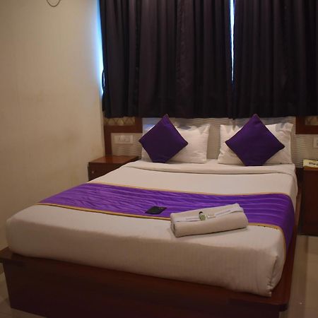 Hotel Ur Comforts Jayanagar バンガロール エクステリア 写真