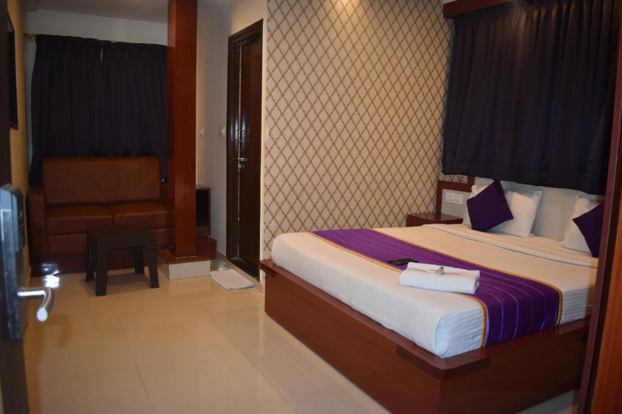 Hotel Ur Comforts Jayanagar バンガロール エクステリア 写真