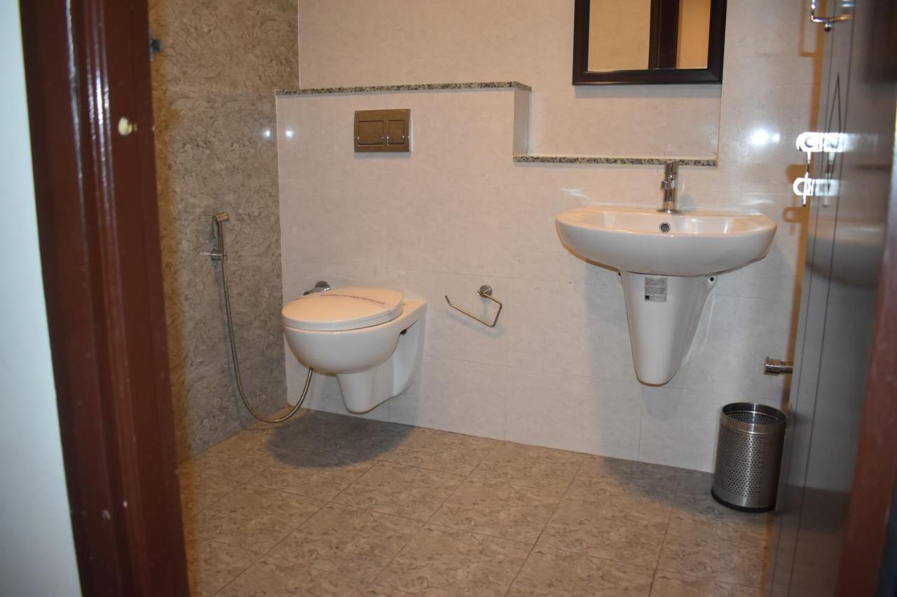 Hotel Ur Comforts Jayanagar バンガロール エクステリア 写真