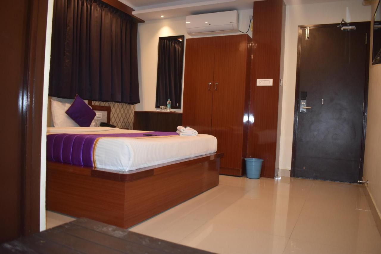 Hotel Ur Comforts Jayanagar バンガロール エクステリア 写真