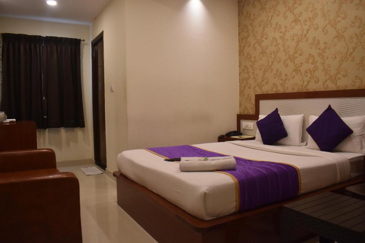 Hotel Ur Comforts Jayanagar バンガロール エクステリア 写真