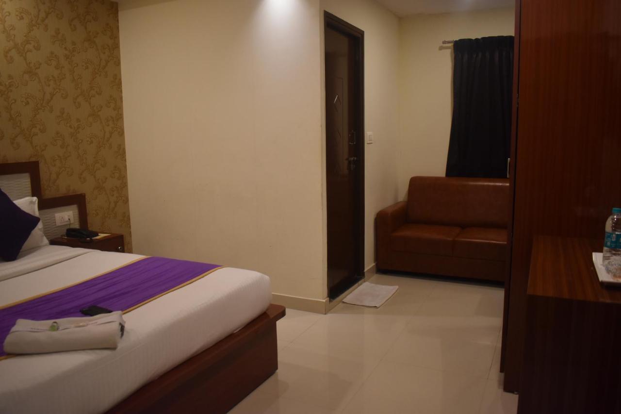 Hotel Ur Comforts Jayanagar バンガロール エクステリア 写真