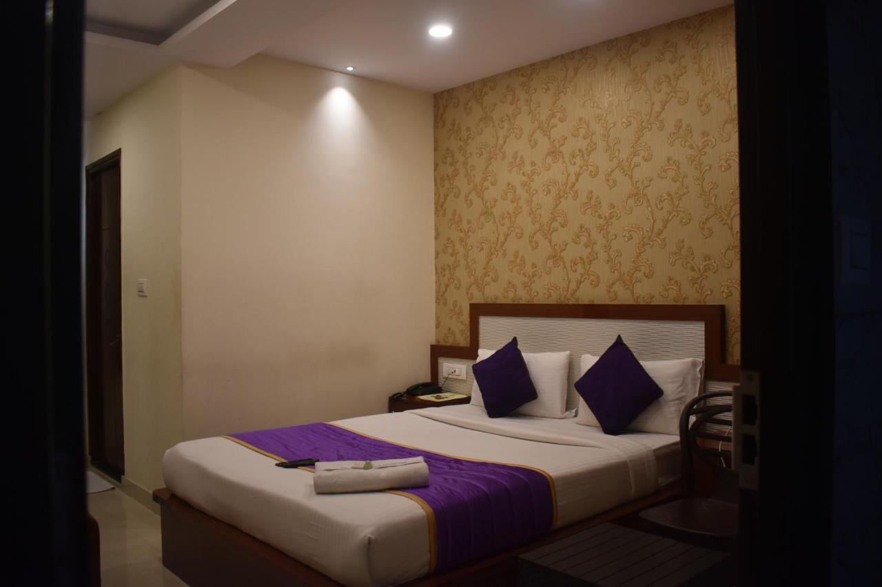 Hotel Ur Comforts Jayanagar バンガロール エクステリア 写真