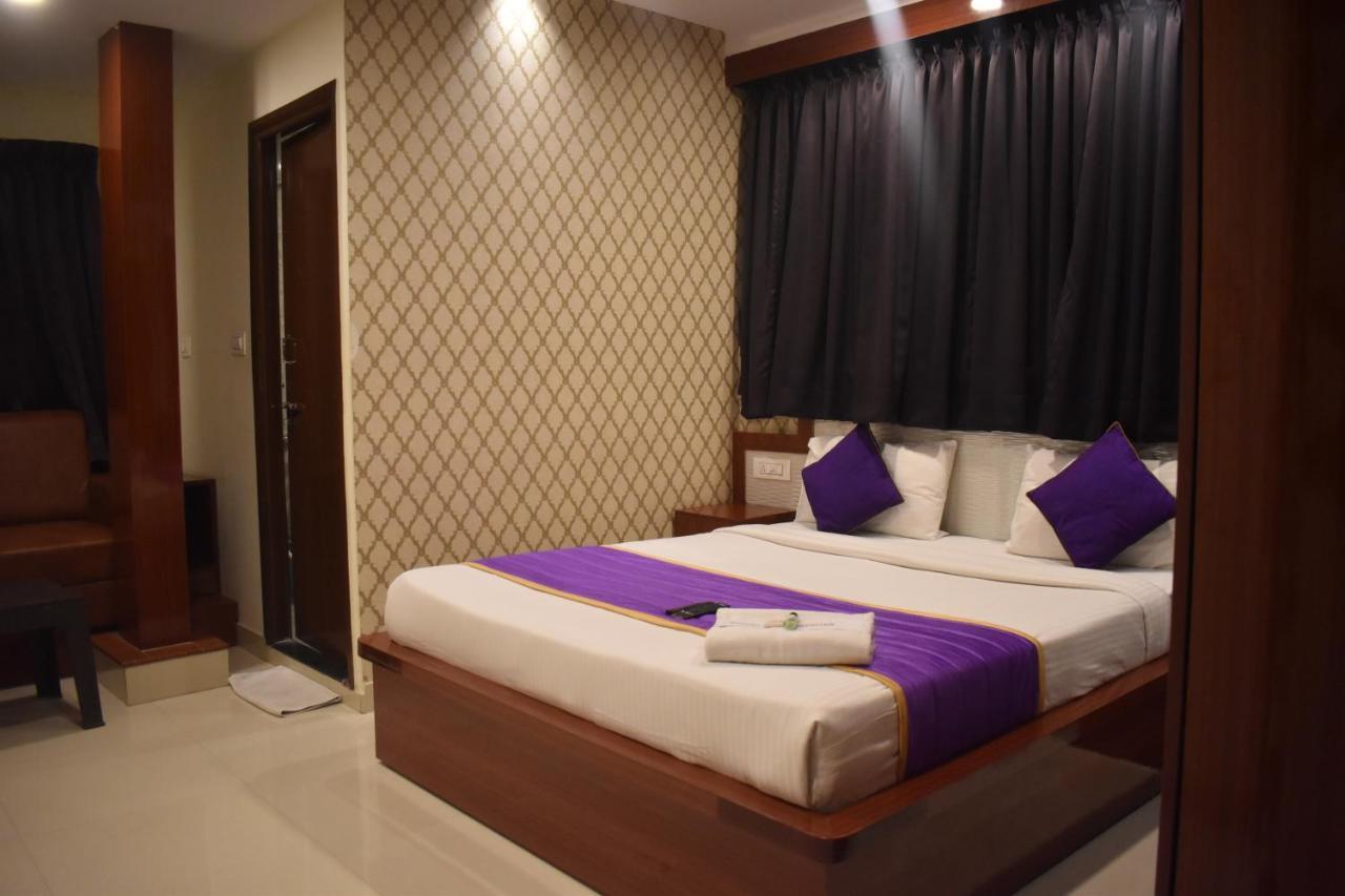 Hotel Ur Comforts Jayanagar バンガロール エクステリア 写真