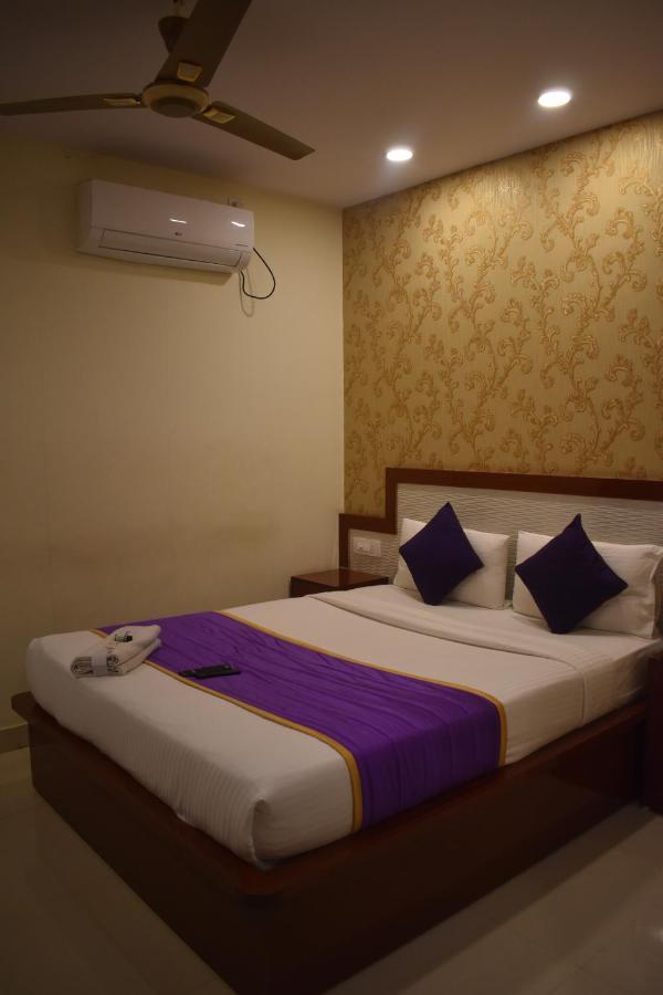 Hotel Ur Comforts Jayanagar バンガロール エクステリア 写真