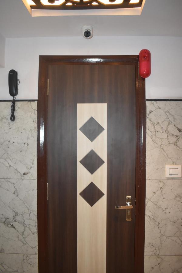 Hotel Ur Comforts Jayanagar バンガロール エクステリア 写真