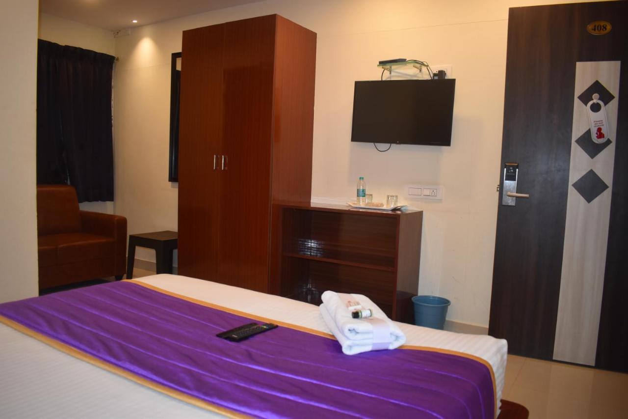Hotel Ur Comforts Jayanagar バンガロール エクステリア 写真