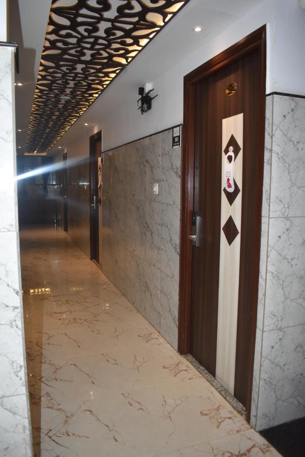 Hotel Ur Comforts Jayanagar バンガロール エクステリア 写真