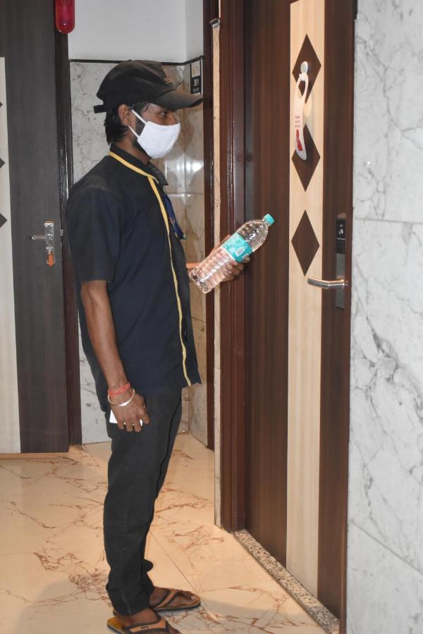 Hotel Ur Comforts Jayanagar バンガロール エクステリア 写真