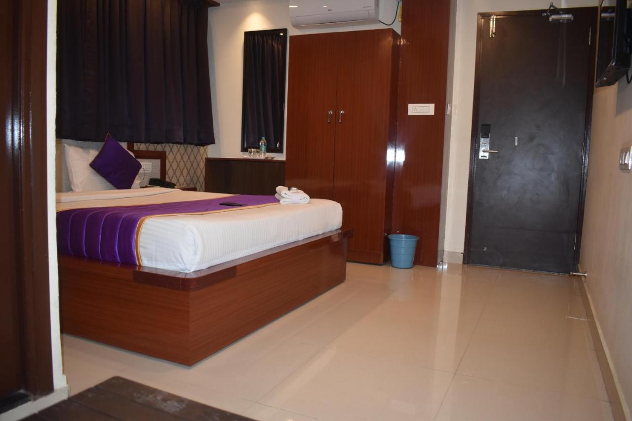 Hotel Ur Comforts Jayanagar バンガロール エクステリア 写真