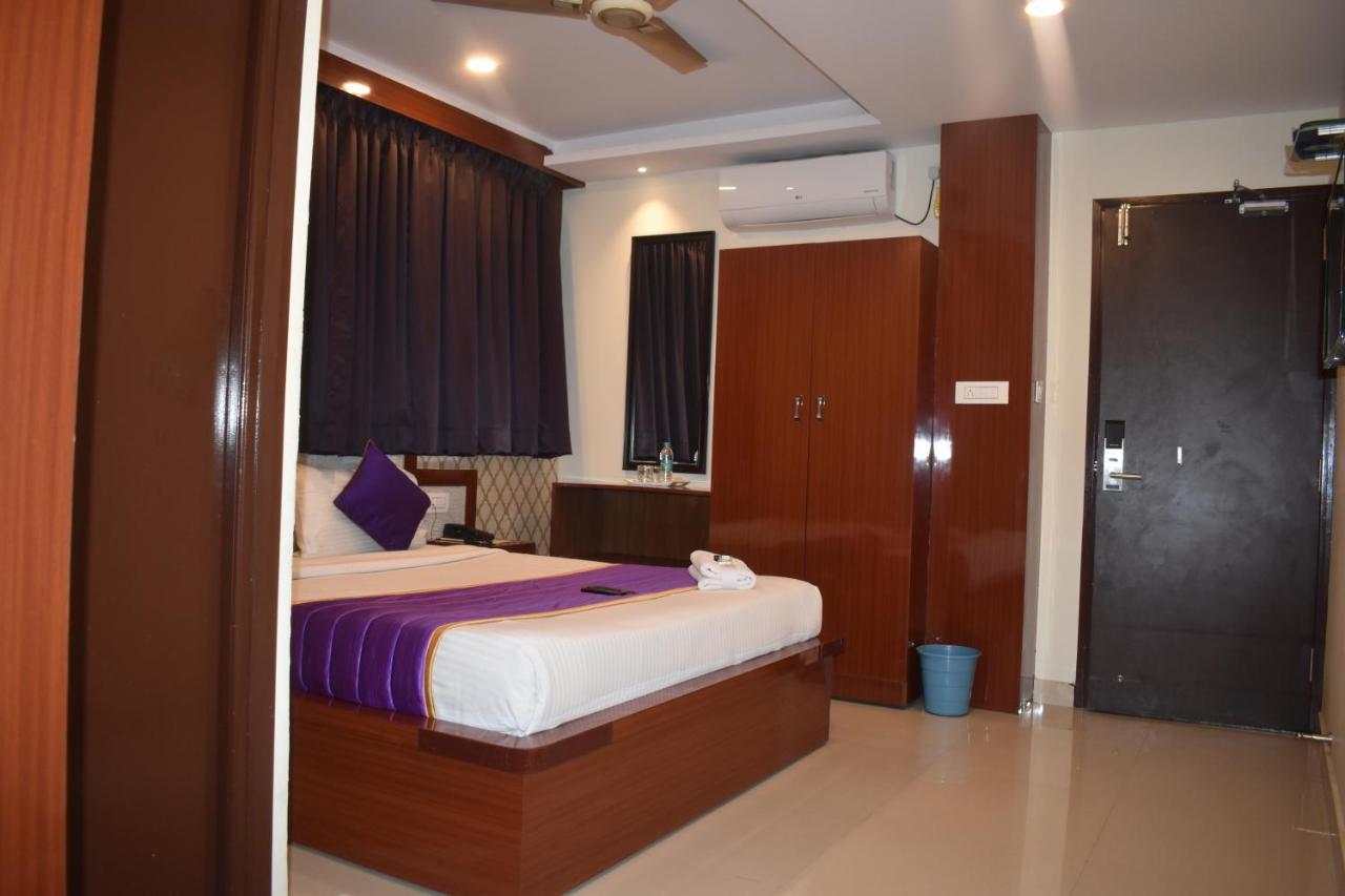 Hotel Ur Comforts Jayanagar バンガロール エクステリア 写真